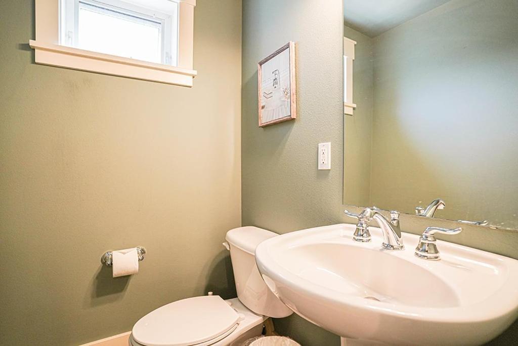 Exquisite Central Townhome With Spacious Loft And Gourmet Kitchen Seattle Dış mekan fotoğraf