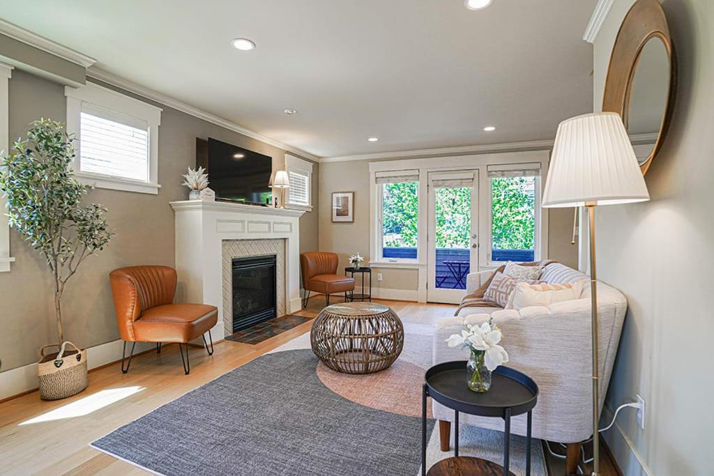Exquisite Central Townhome With Spacious Loft And Gourmet Kitchen Seattle Dış mekan fotoğraf