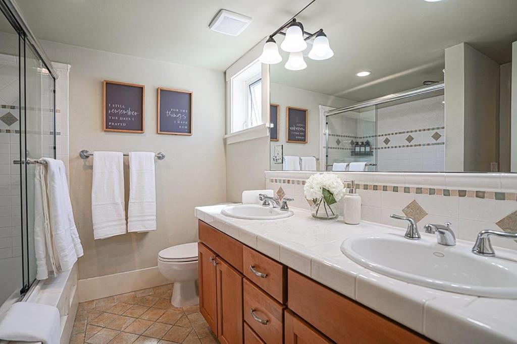 Exquisite Central Townhome With Spacious Loft And Gourmet Kitchen Seattle Dış mekan fotoğraf