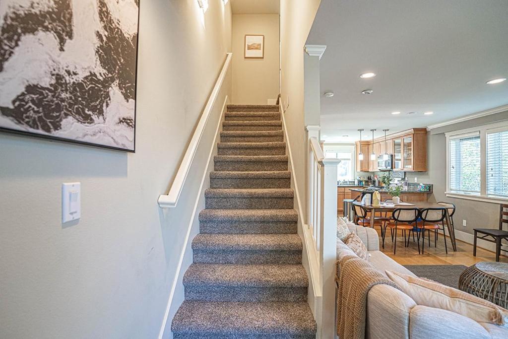Exquisite Central Townhome With Spacious Loft And Gourmet Kitchen Seattle Dış mekan fotoğraf